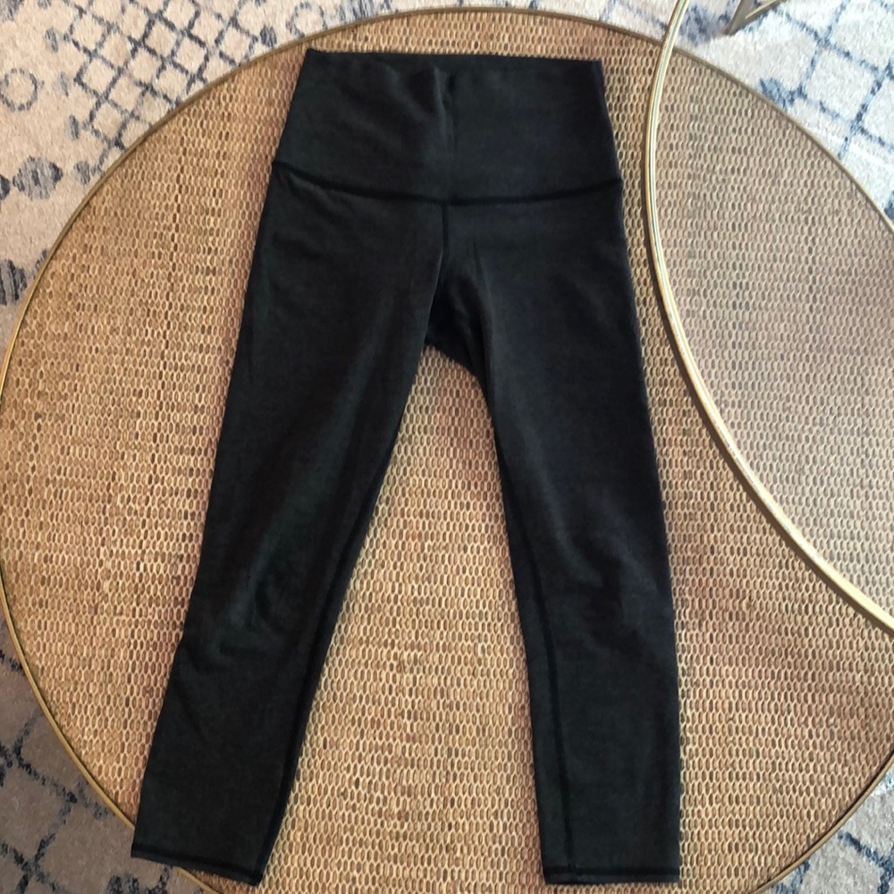 Lululemon dark heather grey yoga capris- size 4